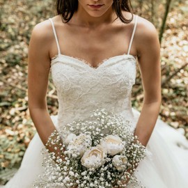 GORGECRAFT 300 x 150 cm, White Chantilly Lace Fabric, French Eyelash Lace, Floral Embroidery, Vintage Nylon, Wavy Edge, Lace Trim, Ribbon, Flower, DIY Clothing, Sewing Applique, Wedding Dresses