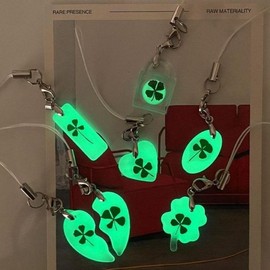 Luminous Four-Leaf Clover Lucky Keyring for Exams & Mobile Phones Large Heart Left (D-Ring)