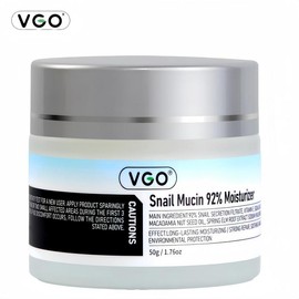 VGO Moisturizing Cream and Repairing Set Skincare Moisturizer Live Cleanser Facial Daily Vitamin C Facial Serum Essence, Skincare Cleanser B3 Snail Mucin 92% Moisturizer Daily Face Gel Cream for Dry & Sensitive Skin and Reduce wrinkles - Specification: S