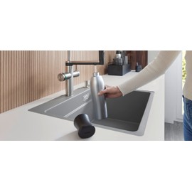 BLANCO Trinkflasche Wasserflasche | Edelstahl | Doppelwandige, isolierte 700-ml-Edelstahlflasche für sprudelndes, heißes und normales Leitungswasser​ | Hält Getränke bis zu 24 Stunden kalt oder warm