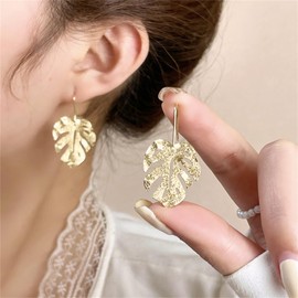 Gold Plated Palm Leaf Dangle Earrings for Women Bohemian Vintage Cutout Matte Chic Monstera Leaves Summer Tropical Plant Lightweight Hook Earrings for Minimalist Birthday Christmas Fashion Jewelry Gifts (Gold)