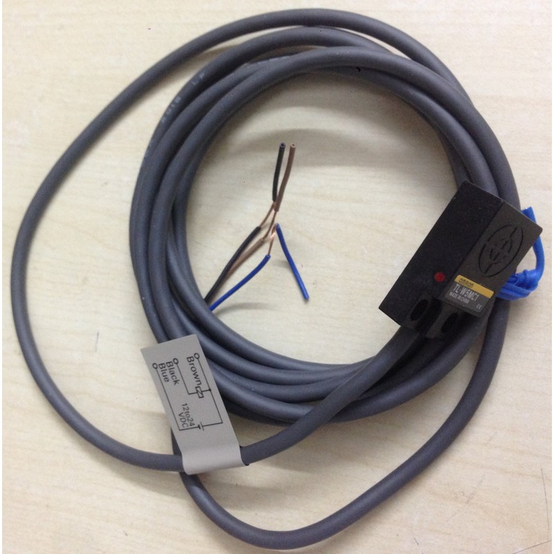 OMRON TL-W5MC12M Flat Type Proximity Sensor TL-W Type