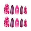 Uñas postizas cortas de acrílico rosa fucsia con estampado de