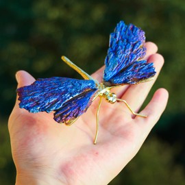 RJINGSHI Natural Electroplated Blue Tourmaline Dragonfly Decor Collection Natural Home Decor Dragonfly Statue Healing Crystals Dragonfly Gift for Women