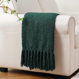 Battilo Christmas Green Throw Blanket for Couch, Super Soft Warm Decorative Christmas Knit Blanket with Tassels for Bed, Sofa and Living Room, 125cmx150cm