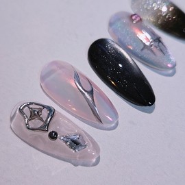 Chrome Crown Handmade Nail Tips Black Magnet Metal Parts Nail - Almond Long / 크롬크라운 수제네일팁 블랙자석 메탈파츠 네일 - 아몬드롱