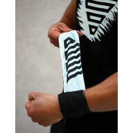 GORNATION Wrist Wraps - Extra Light Wrist Wraps for Fitness, Gym, Calisthenics & Strength Sports - 1 Pair Wrap Bandages, Black/White
