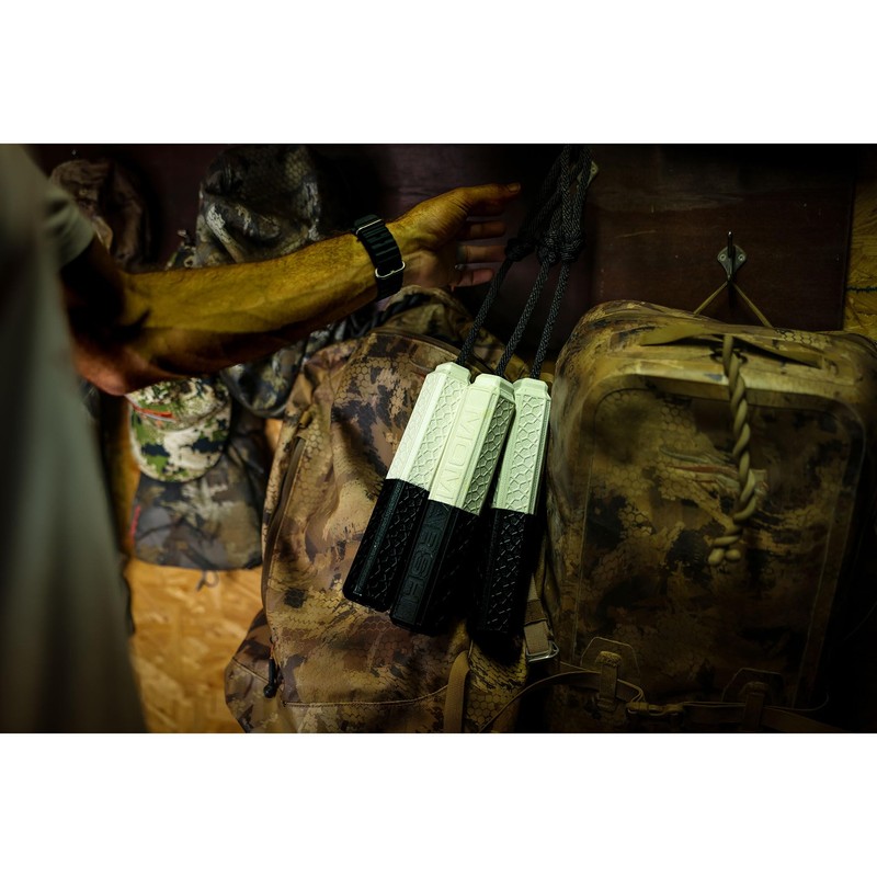 Momarsh Floating Dog Training Bumper, Flash PRO-Pack, Black/White, Medium, 3-Pack