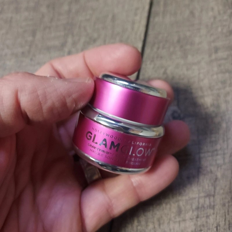 GlamGlow Becca We Know Brillo Gravedad Barro y Rosa Brillo