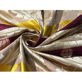 100 % Seidentaft-Jacquard-Stoff, wendbar, einseitig florales Gold mit Gelbgold- und Weinstreifen und andere Seite mit goldfarbenen Blumen und einem Hauch von Wein TAFJACNEW18