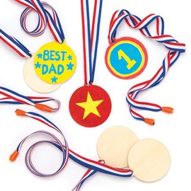 Baker Ross AR461 Wooden Medals-Pack of 8, Decorate You Own Award Kits for Kids Arts and Crafting Projects, Rewards and Prizes,Wood,2.3 inch