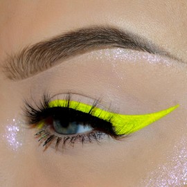 DELISOUL UV Neon Liquid Eyeliner, Matte Colored Eyeliner Pen, Waterproof Smudge-proof Pigmented Eye Liner, Glow Brightly Under UV Lights, Colorful Eye Makeup For Rave Party Music Festival, Neon Yellow