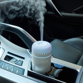 Car Diffuser USB Cool Mist Car Humidifier Aromatherapy Essential Oil Diffuser Portable Oil Diffuser for Car Home Office Bedroom(White)
