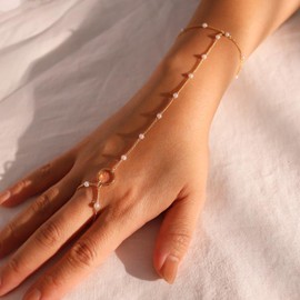 Hand Chain Bracelet Gold Ring Bracelet Stocking Stuffers Hand Chain Adjustable Rhinestone Finger Ring Bracelet Minimalist Hand Jewelry for Women Trendy Christmas Gifts for Women