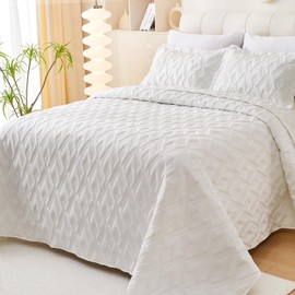 EVENHUG King Size Quilt Bedding Sets with Pillow Shams Soft Lightweight Bedspread Coverlet for All Seasons 3 Piece (White 106"x96")