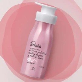 Crema Hidratante Corporal Natura Tododia de Frutos Rojos 400 mL                                                                                       