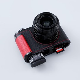 Camera Half Case for Leica Q3,SIUTATDSH Vintage Metal Genuine Leather Camera Protective Cases Stylish Portable Shockproof (BlackC)