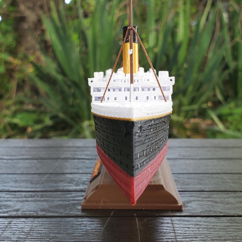 12" Prebuilt Display Model Ship with Stand (RMS Titanic- Collectors