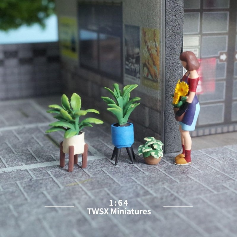 4pc Potted Plants & People 1:64 DIY Landscape Sets