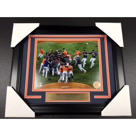 2017 HOUSTON ASTROS WORLD SERIES CHAMPIONS TEAM FRAMED PHOTO #2 8X10 CELEBRATION