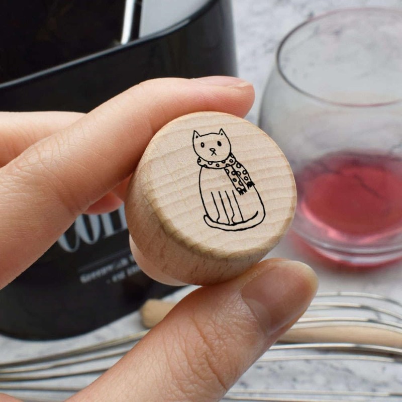 19mm 'Cat Wearing Scarf' Wooden Bottle Stopper/Cork (BS00005900)