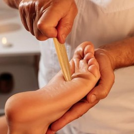 CLISPEED 2Pcs Wooden Acupressure Massage Sticks - Ergonomic Design for Full Body and Foot Massage, Light Brown, Compact and Durable