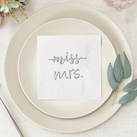 Crisky Silver Miss to Mrs - Servilletas de cóctel para despedida de soltera, compromiso, despedida de soltera, postre y mesa de bebidas, servilletas desechables, 3 capas, 50 unidades