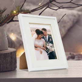 Fabian Clarke London® 6x4 White Wooden Picture Photo Frame with Off White Double Mount to Hang Portrait or Landscape For 6x4 Photo