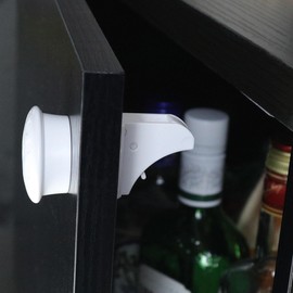 20 Pack Magnetic Cabinet Locks Baby Proofing Child Safety Cupboard Drawers Latches. (6 Keys)