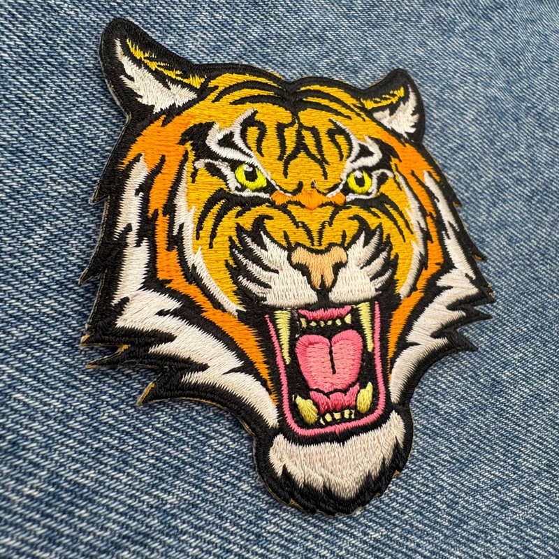 UTOO Embroidered Iron-On Applique Roaring Bengal Striped Souvenir t