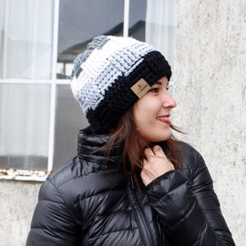 myboshi Tsu Bobble Hat Crochet Kit with No.1 Wool, Needle and Instructions for Hats and Scarves Crochet Package 30% Merino Wool Grey with Crochet Hook