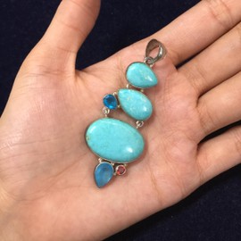 Ravishing Impressions Arizona Halskette mit Anhänger aus 925er Sterlingsilber mit türkisen Edelsteinen, blauem Quarz und rotem Quarz, oval, birnenschliff