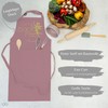 Geschenk mit Namen personalisiert by Shirtracer - Apron - Baking