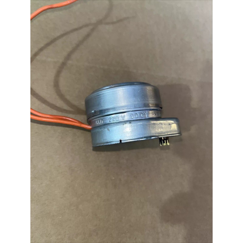 Synchron 660 220V 60CY 5W 6RPM 361211-5-6 12-78 Clock Motor