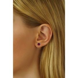 SILVEGO Women's Earrings 925 Sterling Silver with Real Garnet 6 mm Stud Earrings, Sterling Silver, Garnet