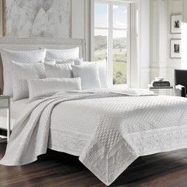 Five Queens Court Lincoln Cal King Coverlet, White, 108X94