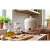 Ceramic Garlic Keeper,Garlic Storage with Lid,Garlic Holder,Beige,Small