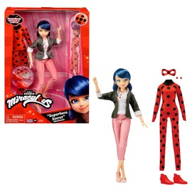 BANDAI - Miraculous - Bambole Marinette e Ladybug - Bambola da 26 cm e due outfit - Giocattolo Miraculous - Bambola articolata - Licenza ufficiale - Giocattolo per bambini di 4 anni e più - P50355