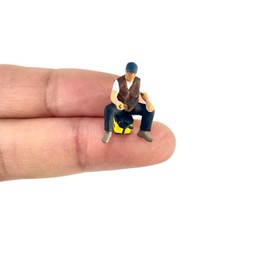 4X 1:64 Fishing Figurine Resin Tiny People Model DIY Crafts for Diorama Miniature Scene