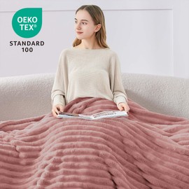 BEDELITE Fleece Throw Blanket for Couch, Soft and Warm, Fluffy Dusty Pink Blanket, Decorative and Giftable Striped Blankets, 125 x 150 cm