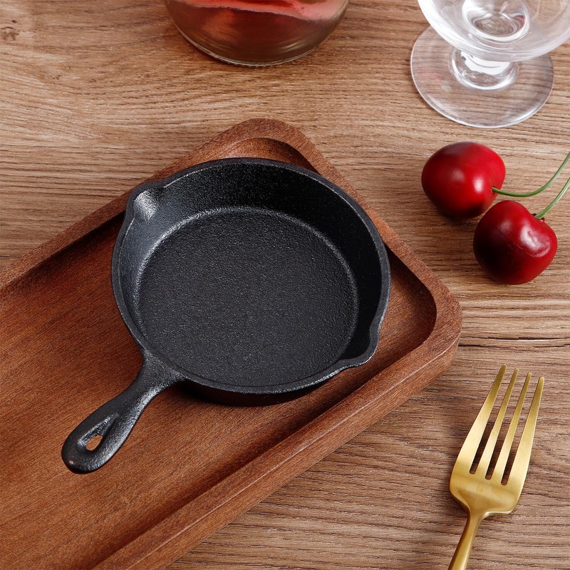 Cptoion 1 Set Mini Cast Iron Skillet, 4 Inch, Black