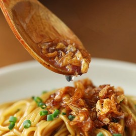 Sunflower Seeds And Green Onion Oil 200ml, Slow-cooked At Low-temperature Non-greasy Full Of Onion Fragrance Crispy Onion Oil 7oz/can Shipping from California, U.S.