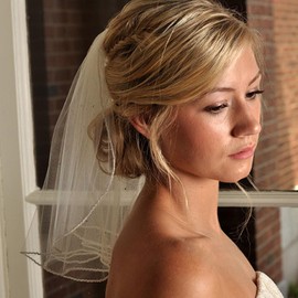 LUXCASTLE Short Bridal Veil Simple Wedding Veil White Bridal Veils Bachelorette Party Veil for Women and Brides (Crystal)