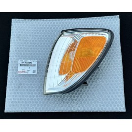 Toyota 03 - 07 TOYOTA LAND CRUISER FRONT DRIVER LEFT CORNER TURN SIGNAL LIGHT OEM NEW