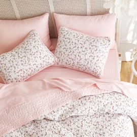 Wake In Cloud - Floral Quilt Set, Coquette Cottagecore Aesthetic Cute Flower Pattern for Women Teen Girls, Reversible Lightweight Bedspread Coverlet, 3 Pieces, Pink, Queen/Full Size