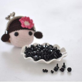 100Pcs 12mm Solid Black Plastic Screw Eyes Small Doll Eyes DIY Craft Toy Eyes Safety Eyes for Dolls Plush Animals Knitted Crafts Making Sewing Crafting Accessories