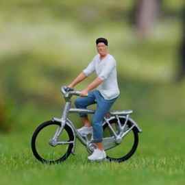 Milageto 1/64 Cyclist Resin Riding Figure Desk Decoration Collectibles Cosplay Tiny People Model DIY Crafts for Miniature Scene Decor, man