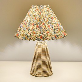Pleated Table Lamp Bedside Night Lamp, Rattan Base, Fabric Pleated Lampshade, Adjustable Light Color and Brightness, USB Powered, Vintage Style Light for Bedroom Living Room Office (Conical-Floral)