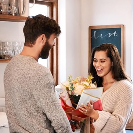 auroray 60 sheet Flower Wrapping Paper Waterproof Floral Bouquet Wrapping Paper Valentine's Day Flower Wrap With Ribbons Flower Pins 3d Butterflies Crowns（Pink+Black）