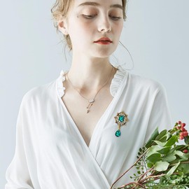 Rhinestone Baroque Brooch Lapel Pin for Women Luxury Crystal Teardrop Cubic Zirconia Exaggerated Wedding Promise Cameo Brooch Dainty Chandelier Drop Dress Lapel Pin (Green)